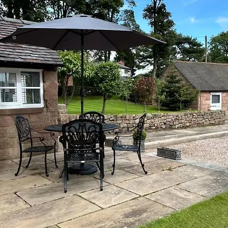 Character 3 Bed Peak District Farmhouse Near Alton Towers, Polar Bears, Chatsworth House Cheadle  Exterior photo