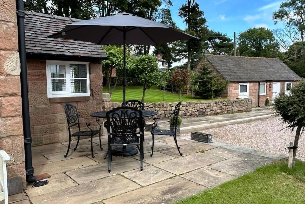 Character 3 Bed Peak District Near Alton Towers, Polar Bears, Chatsworth House * Cheadle (Staffordshire)