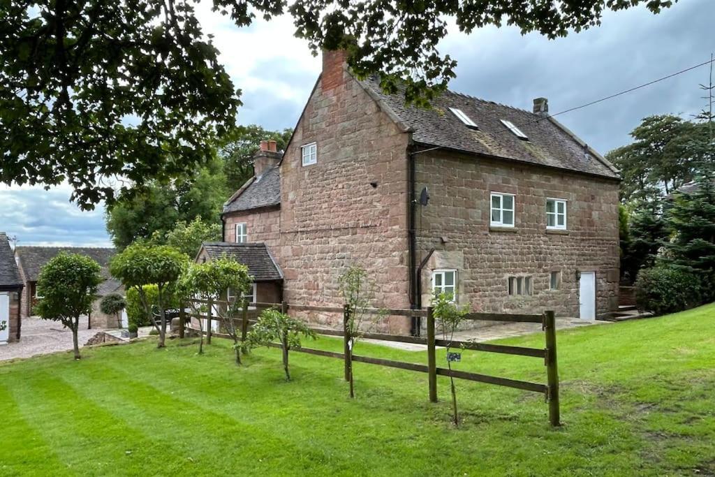 Holiday home Character 3 Bed Peak District Near Alton Towers, Polar Bears, Chatsworth House Cheadle (Staffordshire)