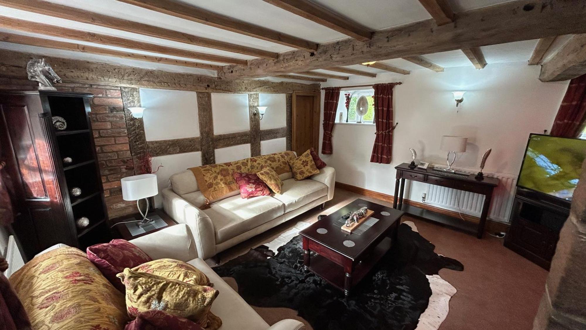 Character 3 Bed Peak District Near Alton Towers, Polar Bears, Chatsworth House Holiday home Cheadle (Staffordshire)