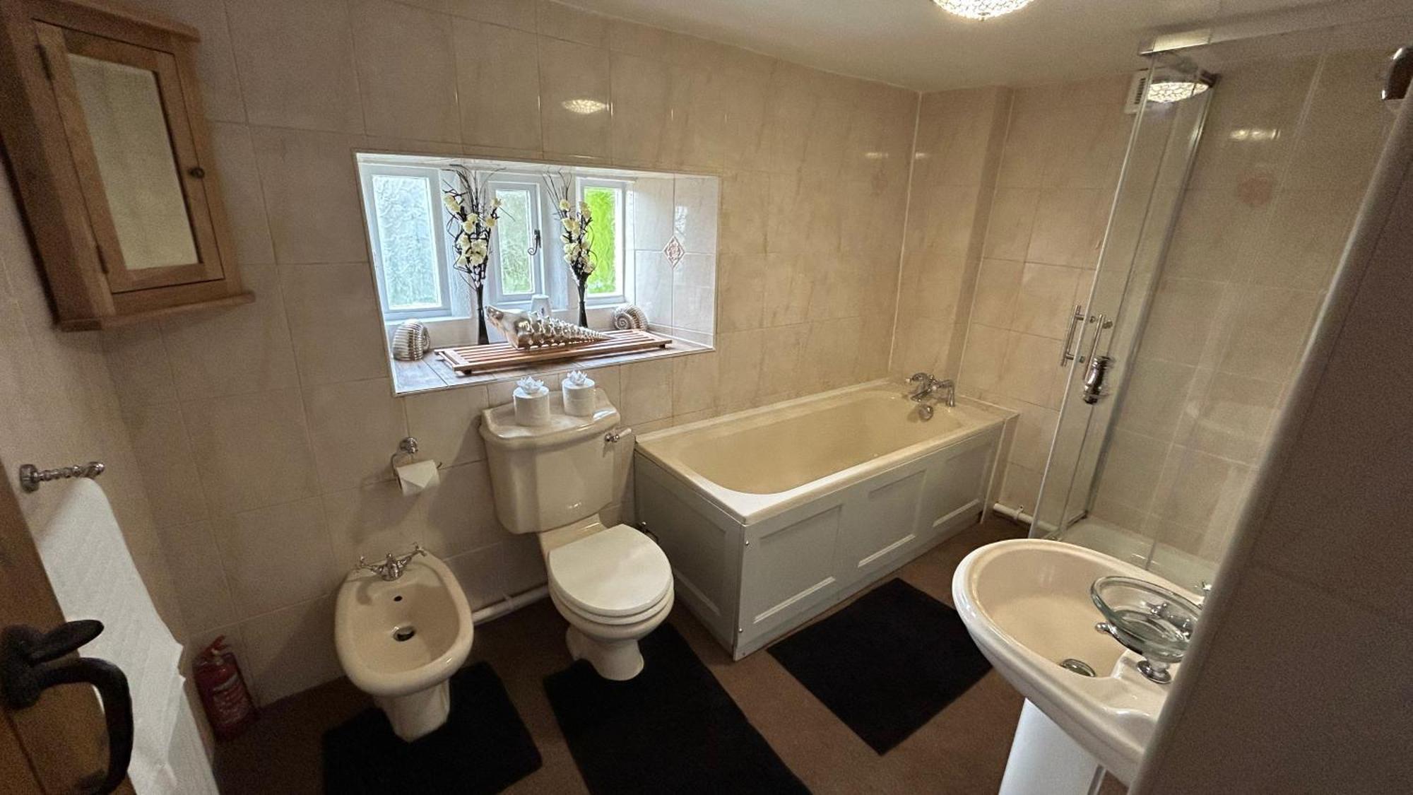 Character 3 Bed Peak District Near Alton Towers, Polar Bears, Chatsworth House *