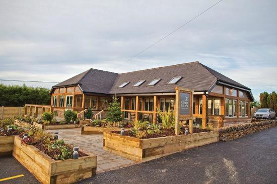 Character 3 Bed Peak District Near Alton Towers, Polar Bears, Chatsworth House Holiday home